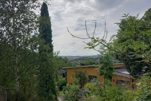 Ljus 2a med utsikt & uteplats nära Chalmers